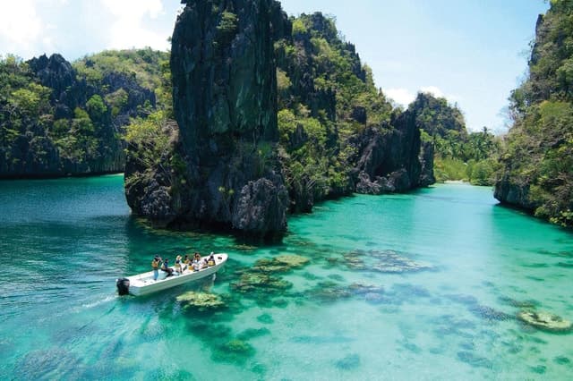 Best El Nido Island Hopping Tours & Lagoon Adventures