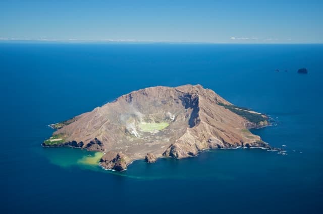 White Island & Whale Island 1-Hour Volcano Scenic Flight