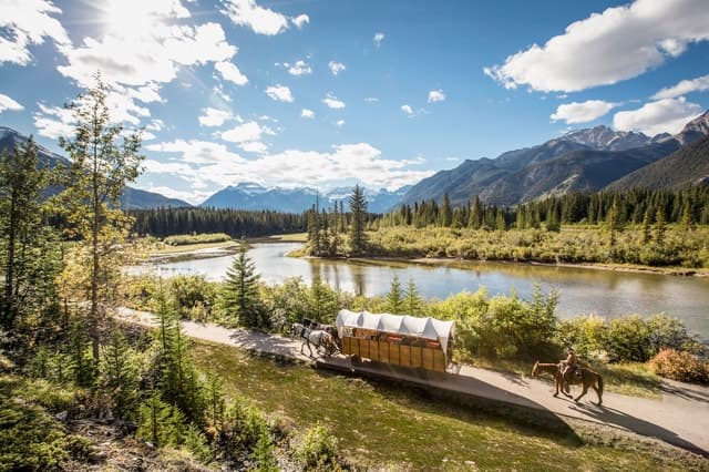 Banff: Wagon Ride with Cowboy Cookout BBQ