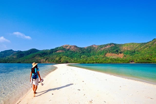 El Nido: Island Hopping Tour B Cudognong Cave & More