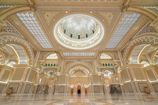 Explore Abu Dhabi's Most Iconic Palace Experience