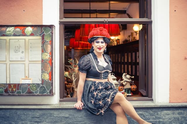 Freiburg: Drag Queen Show Walk with Betty BBQ