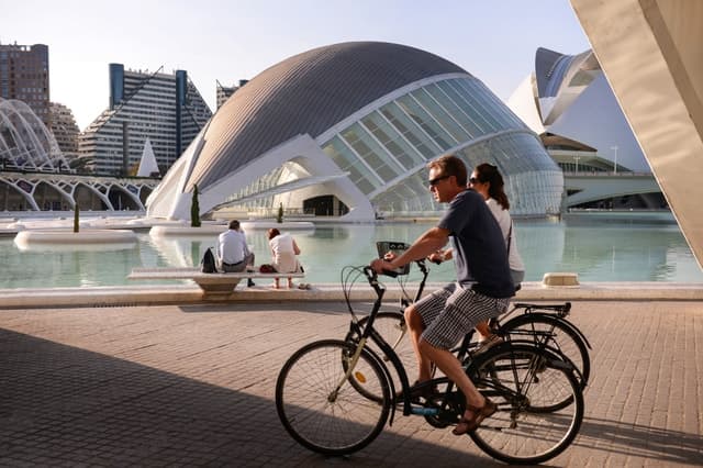 Valencia: Hemisfèric & Science Museum Combo