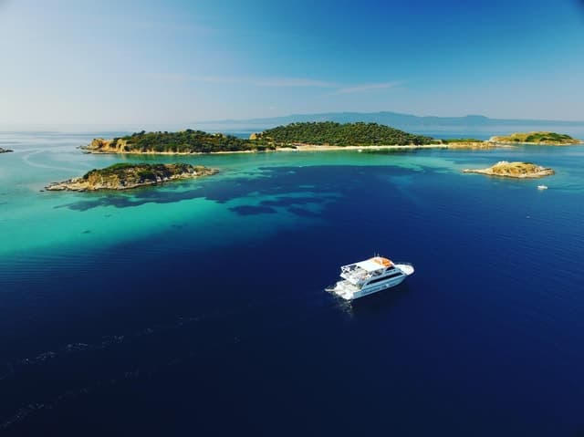 Unforgettable Mount Athos Boat Tours in Halkidiki