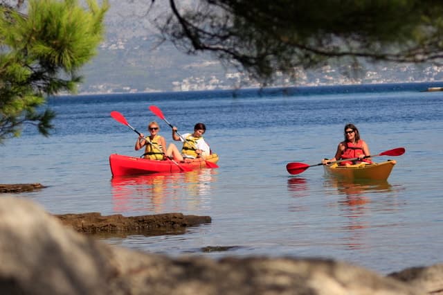 Brac: Supetar to Postira Guided Kayaking Adventure 3 h