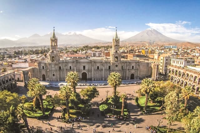Arequipa: City Tour and Santa Catalina Monastery