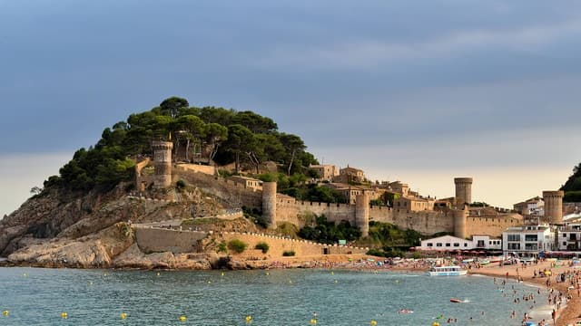 Compare Top-Rated Boat Tours in Barcelona