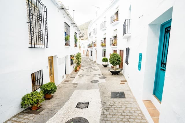 Unforgettable Caves of Nerja Guided Experience