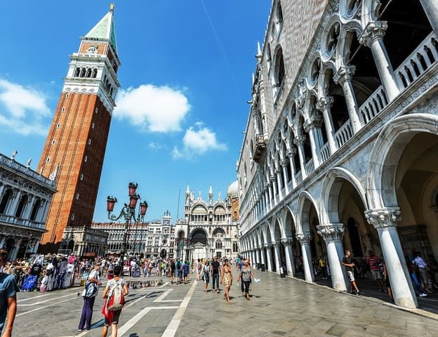 Venice, Murano, and Burano Excursion from Jesolo