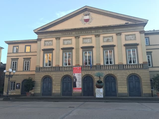 Lucca: Musical Walking Tour with Puccini Museum Visit