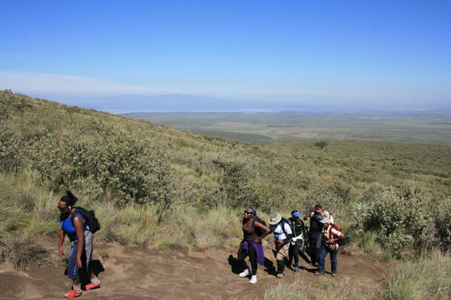 Nairobi: Lake Naivasha & Hell’s Gate National Park Day Tour