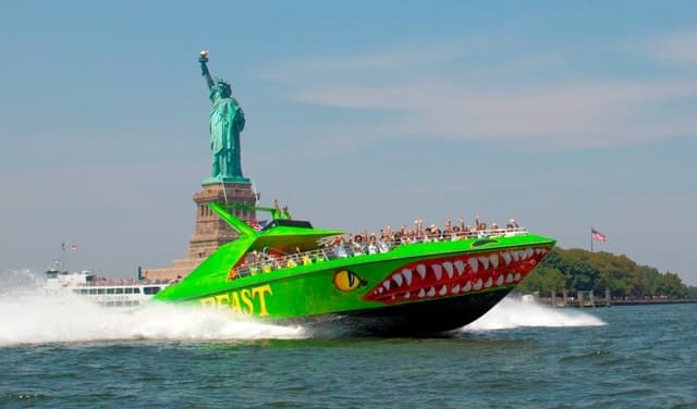 NYC: Circle Line "The Beast" Midtown/Downtown Speedboat Ride