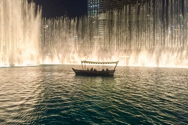 Dubai: Burj Khalifa Lake Ride and Fountain Show
