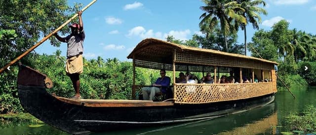 Best Kochi Backwater Boat Tours & Kerala Waterway Experiences