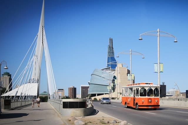 Winnipeg: 2-Hour City Trolley Tour