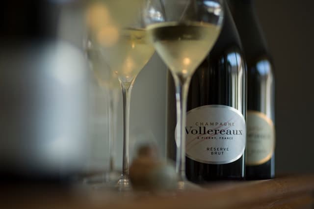 Epernay: Guided Tour of Champagne Cellar with Tastings