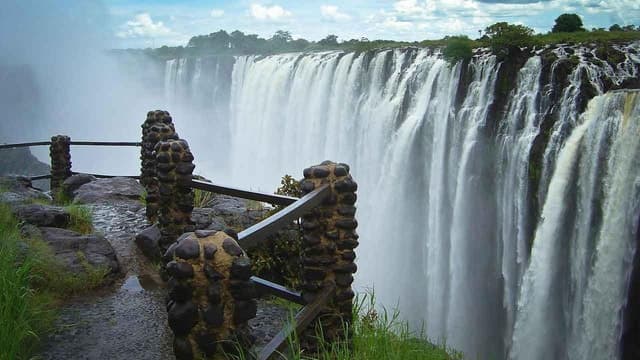 Best Victoria Falls Day Trip from Kasane: Book Now