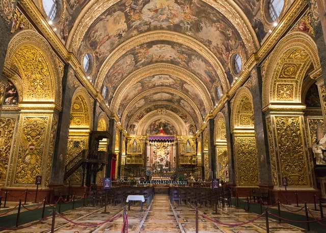 Valletta: Guided Walking Tour with St. John's Co-Cathedral