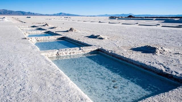 From Salta: Full-Day Trip to Salinas Grandes and Purmamarca