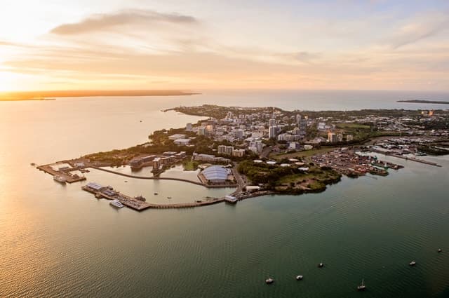 Darwin: City Sights and Jumping Crocodile Cruise