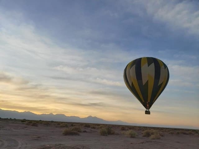 Atacama: San Pedro de Atacama Sunrise Hot Air Balloon Ride