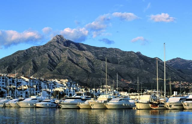 Marbella Old Town Tour & Boattrip to Puerto Banús and back.