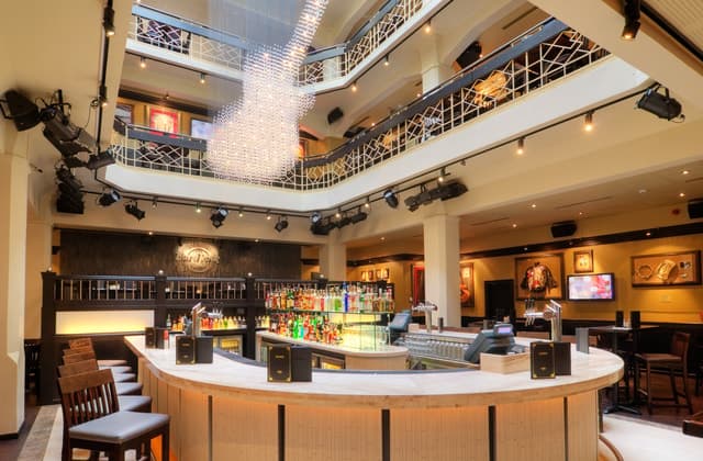 Prague: Hard Rock Cafe with Set Menu for Lunch or Dinner