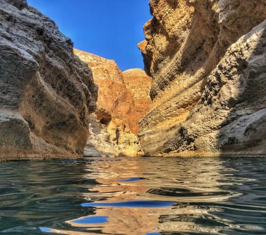 From Muscat: Wadi Shab & Bimmah Sinkhole Full-Day Tour