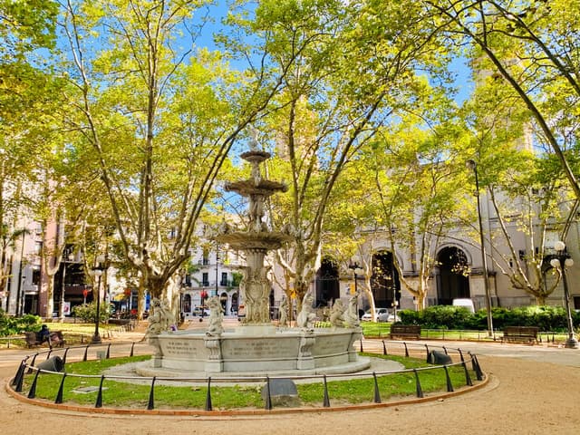 Montevideo: Complete Half-Day Tour with Guide and 6 Stops
