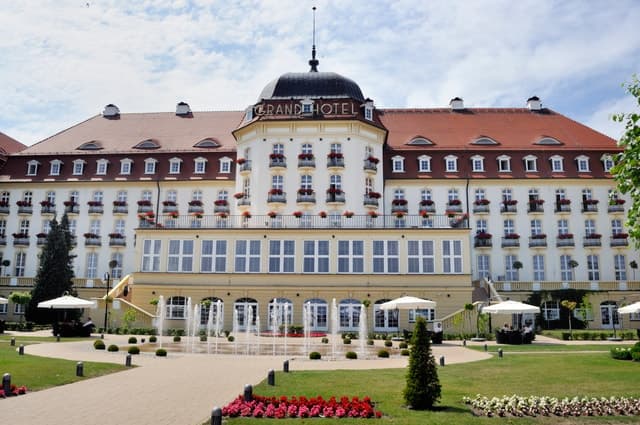Gdansk: Gdansk, Sopot and Westerplatte Private Guided Tour