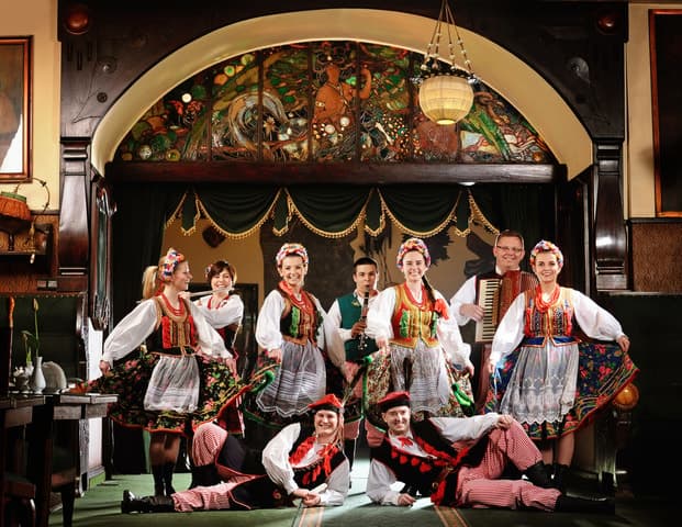 Krakow: Folk Show & 3-Course Dinner at Jama Michalika Café