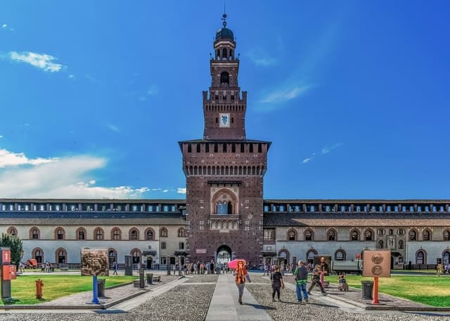 Milan: Sforza Castle and Michelangelo's Pietà Rondanini Tour