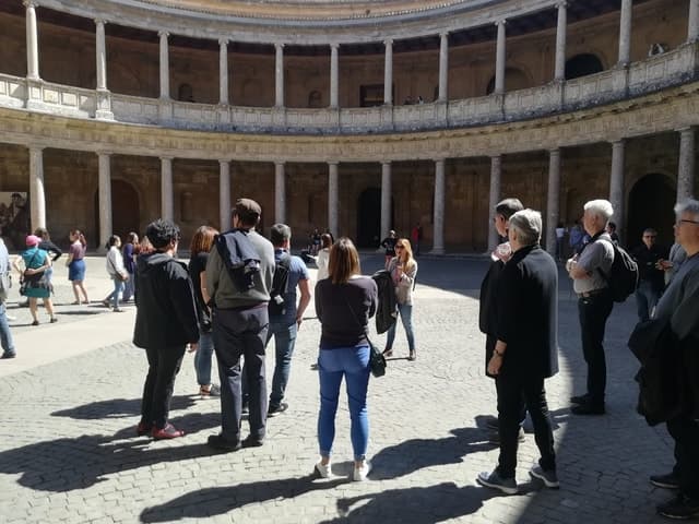 Granada: Alhambra and Albaicín Small Group Tour