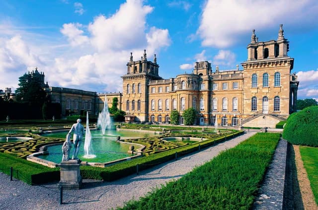 Oxford to Blenheim Palace with Woodstock Half Day Tour