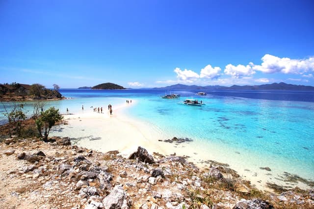 Coron White Sands & Sandbar Escapade