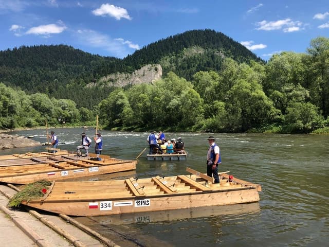 From Kraków: Dunajec River Rafting with Hotel Pickup
