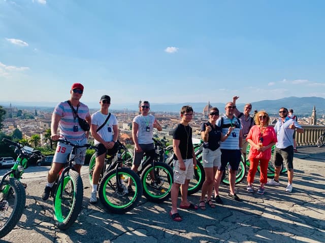 Florence: Guided E-Bike Tour to Piazzale Michelangelo