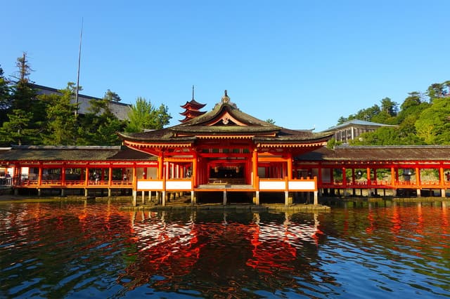 Hiroshima & Miyajima: Full-Day Private Tour & Licensed Guide