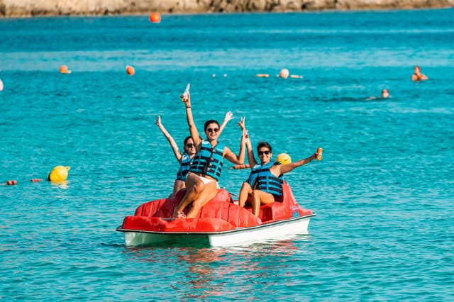 Mykonos: Super Paradise Beach Paddle Boat Experience