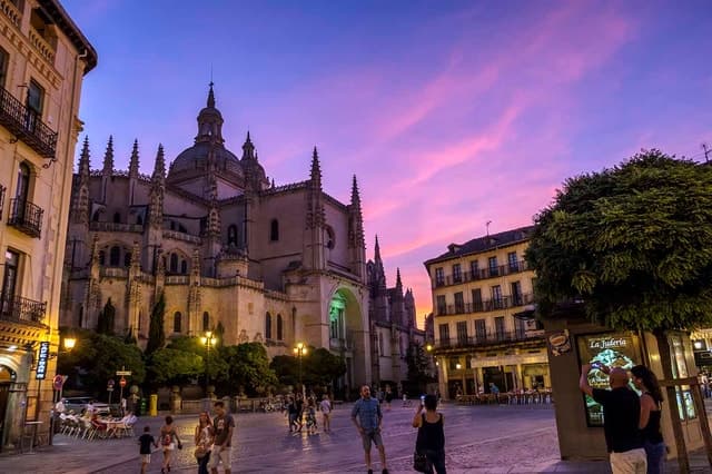 Best Segovia Cathedral Tours & Historical Experiences