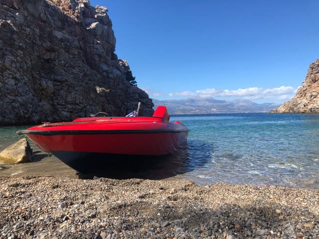 Agios Nikolaos: Mirabello Bay Speedboat Tour with Snorkeling