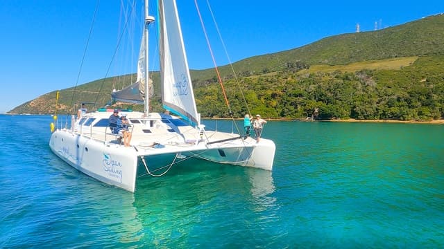 Knysna: Luxury Sunset Cruise with Captain's Barbeque