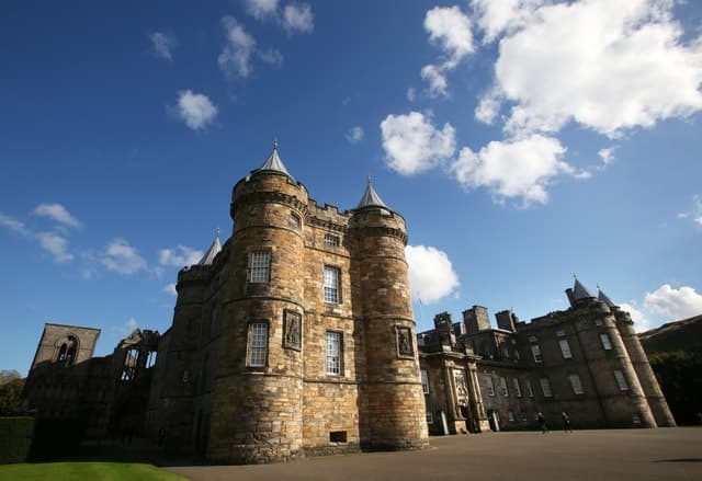 Experience Royal Majesty: Palace of Holyroodhouse Edinburgh