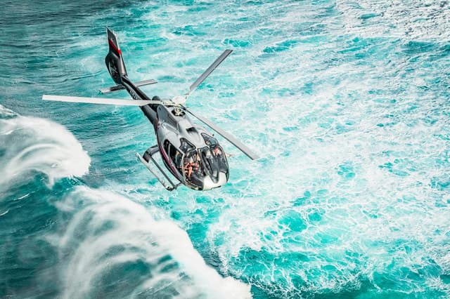 Maui: Road to Hana Helicopter & Waterfall Tour with Landing