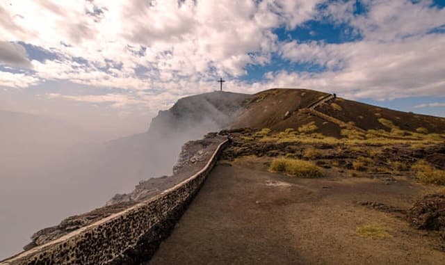 Compare Top Masaya Volcano Tours in Nis