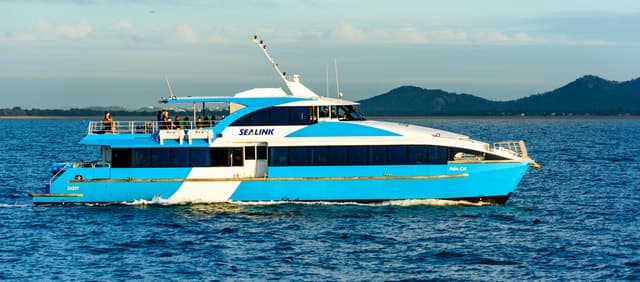 Return Ferry Transfer Townsville to Magnetic Island