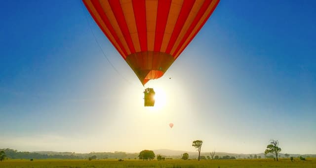 Gold Coast: Hot Air Balloon Ride with 30-Minute Jet Ski Hire