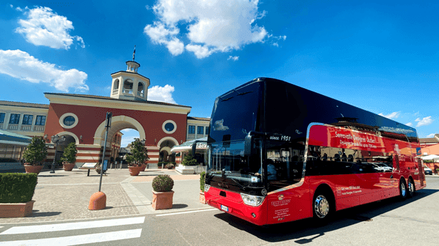 Milan: Serravalle Designer Outlet Roundtrip Bus Transfer