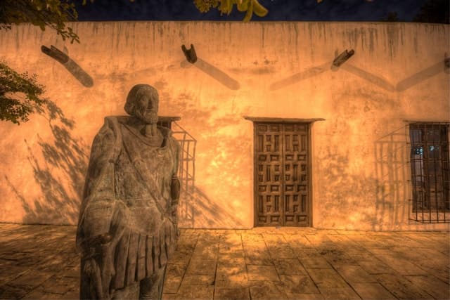 San Antonio: The Madames and Mayhem Ghost Tour for Ages 16+