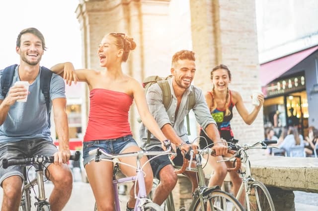 Munich: Highlights Private Bike Tour with Licensed Guide